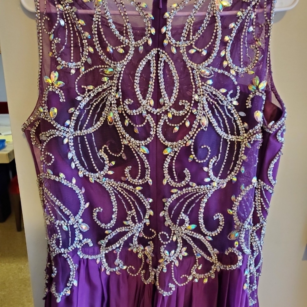 Prom dress, xxxl, purple with silver beading